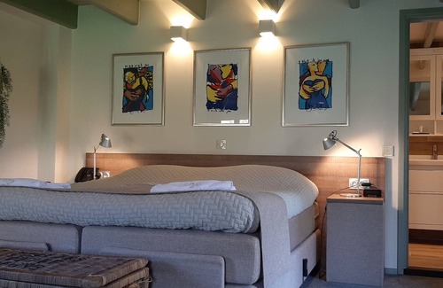 Terwolde Bed & Breakfast | B&B and SPA Estate Matanze, deer view guest room 2. royal lodging