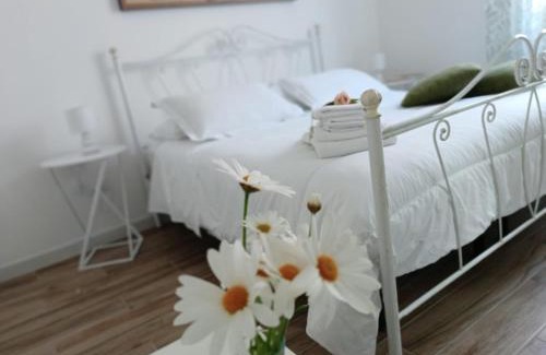 Isola del Borgo Antico Apartment | B&B Casa Alinella, Happy and Sustainable Hospitality