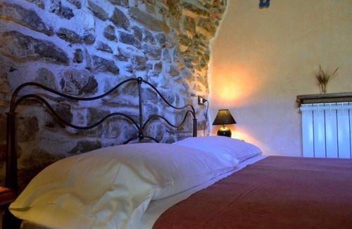 Apricale Bed & Breakfast | B&B Da Marta: King Room with Mountain View