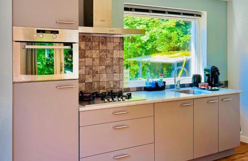 Municipality of Tilburg Bed & Breakfast | B&B Eekhoornpad