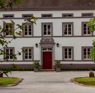 Feilsdorf Bed & Breakfast | B&B Gutshaus De La Fontaine