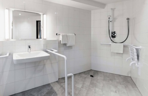 Aachen Hotel | B&B Hotel Aachen-Hbf