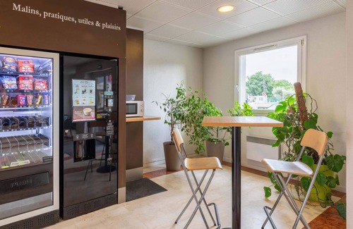 Meyzieu Hotel | B&B HOTEL Lyon Grand Stade Meyzieu