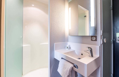 Sainte-Marie-de-Cuines Hotel | B&B HOTEL SAINT-JEAN de Maurienne