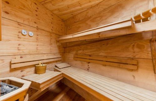 Amsterdam East Bed & Breakfast | B&B Houseboat Amsterdam