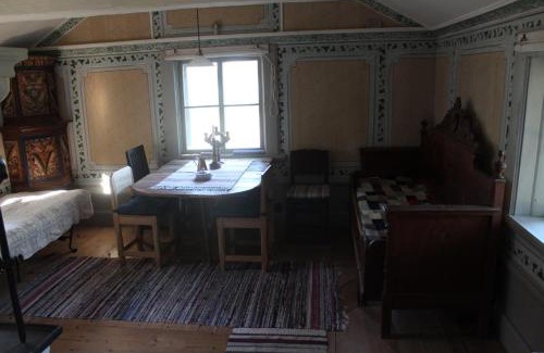 Ockelbo Bed & Breakfast | B&B i 1700-talsstil på Oklagård