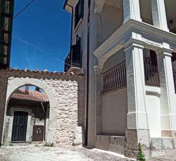 Rocca di Mezzo Bed & Breakfast | B&B Il Cardinale