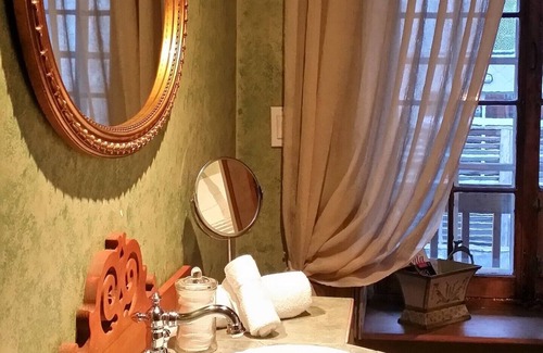 Saint-Jean-Baptiste House | B&B L'Augustine Family rooms - Quebec City, Canada