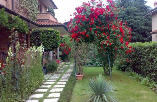 Lomazzo Bed & Breakfast | B&B Les Fleurettes