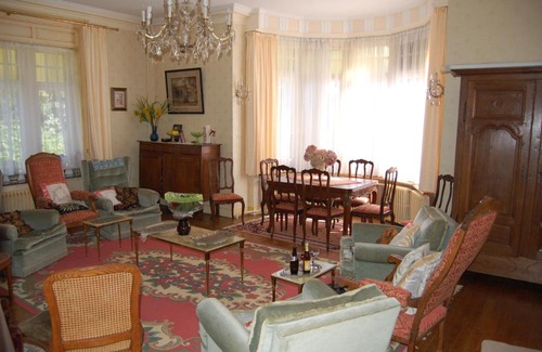 Lorcy Bed & Breakfast | B&B Les Genêts