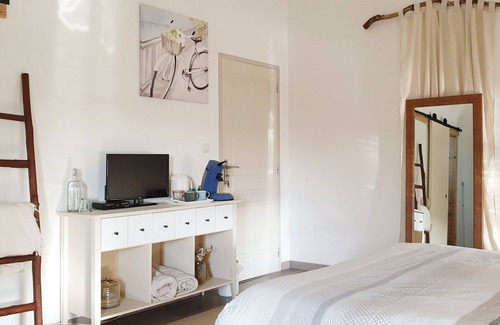 Bellenaves Bed & Breakfast | B&B Maison Balady