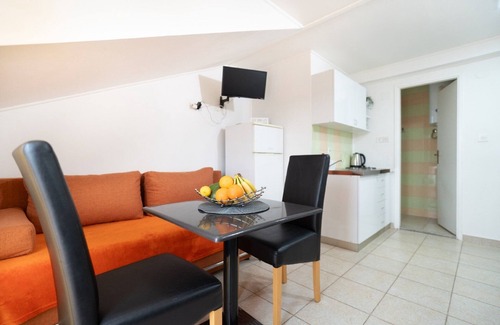 Gornji Karin Bed & Breakfast | B&B Milic