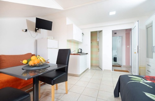 Gornji Karin Bed & Breakfast | B&B Milic