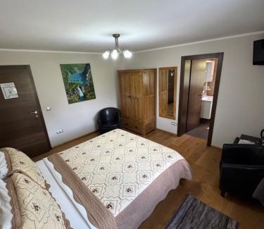 Jezerce Bed & Breakfast | B&B Millenium House
