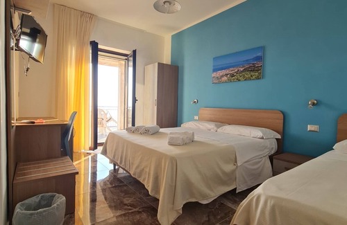 Ascea House | B&B Miramare in Ascea, cozy property 5 minutes from the sea