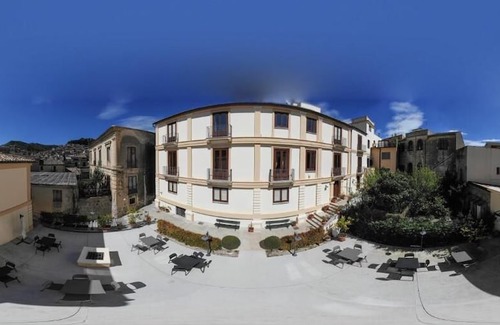 Gioiosa Ionica Hotel | B&B Palazzo Mantegna
