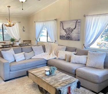 Cool House | B-B Ranch Cottage~Heart of Gold Country~*HOT TUB*