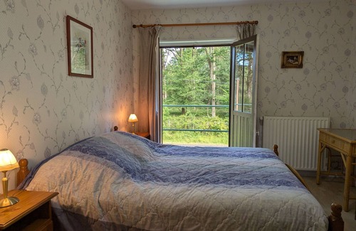 Ligny-le-Ribault Bed & Breakfast | B&B Room 'Perle' with WiFi, TV, breakfast included
