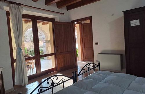 Nureci Bed & Breakfast | B&B S'Omu Antiga