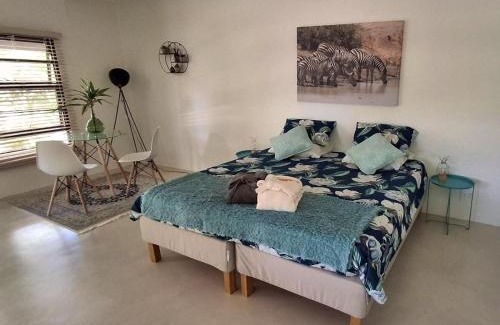 Monzi SH Bed & Breakfast | B&B Sawubona