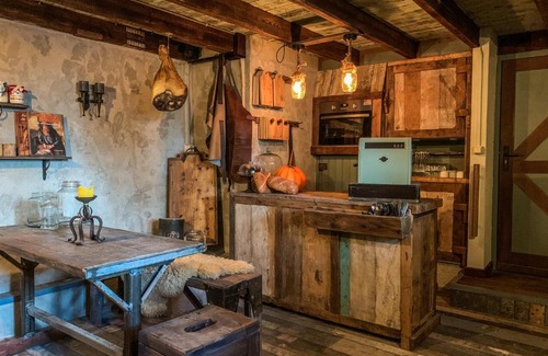 Alphen Bed & Breakfast | B&B Wood, Food & More