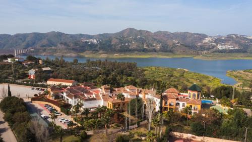 Vinuela Hotel | B bou Hotel La Viñuela & Spa