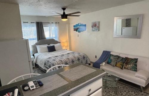 Juno Ridge Apartment | (B) Casa Azul. Minutes from the Beach & Mall