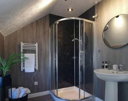 Hunspow Apartment | B'Dazzled Flat, Castletown