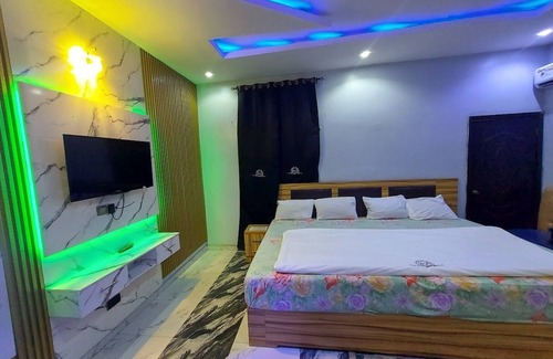 Ikorodu Hotel | B Garden Palisades