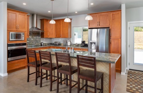 Kohala Estates House | B.I. Kohola Lani - Panoramic Coastal Views, Pool and now AC in bedrooms!