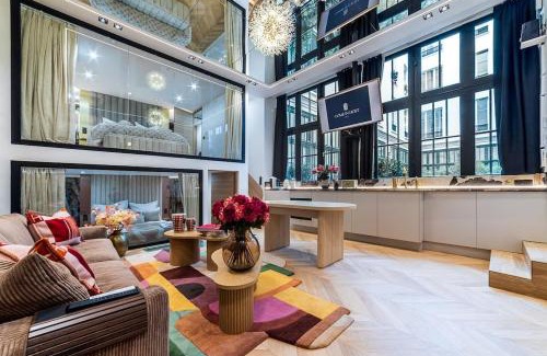 Arsenal Apartment | B Luxe Triplex, Cinema Near Place des Vosges AC