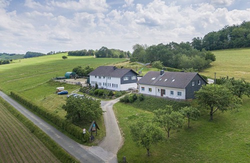 Lennestadt Apartment | B:Old Shatterhand, 70 sqm, 2 bedrooms, max. 4 persons