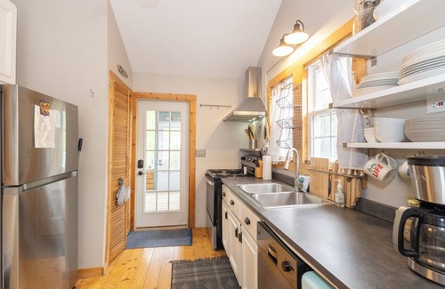 Union Pier House | B's Retreat in Union Pier