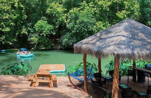 Sutherland Springs House | #B Son's Rio Cibolo - Glamping Cabin