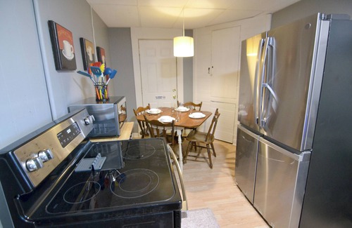 Bloomington Apartment | B-town Hangout