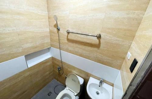 Cagayan de Oro Apartment | B1 - Spacious 3BR House with Netflix, Fiber Wifi, Parking, Balcony