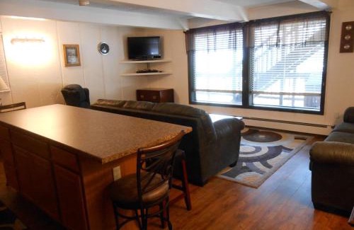 Glenwood Springs Apartment | B1