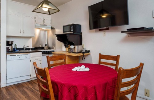 Yosemite West Condo | (B109) Studio Condominiums