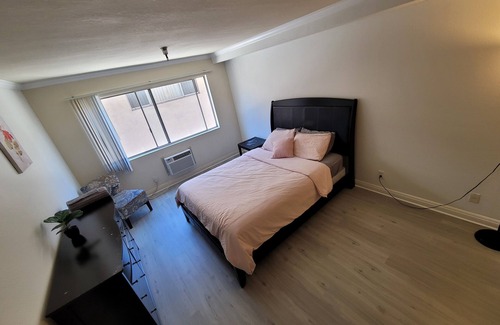 Pico - Robertson Hotel | (B12) LA Lovely Queen Studio