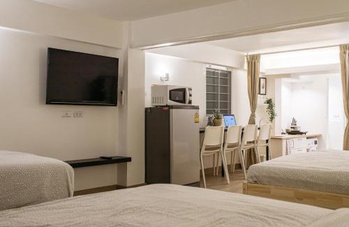 Bang Sue Apartment | B2 Large + Comfort full kitchen near MRT Bangson