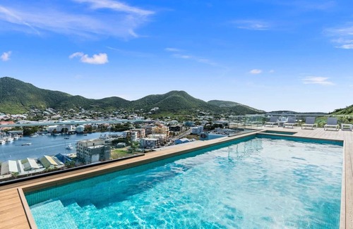 Cay Bay Apartment | B253 - Incredible Top Floor Lagoon Views