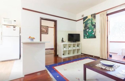 Crawley Apartment | B4 UWA, Swan River, Hospitals, CBD