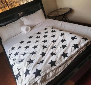 Kampala House | B40Motel