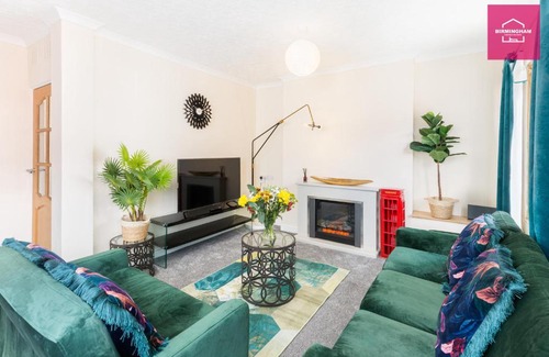 Coleshill Apartment | B46 Coleshill-Hams Hall-HS2 and NEC -3 Bedroom Apartment with 4 Beds