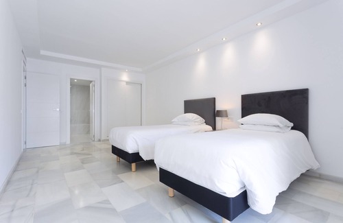 Puerto Banus Hotel | B51 Executive Flats Marbella Puerto Banus