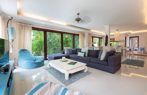 Hua Thanon Villa | Baan Fah Sai Private 4 bed Pool Villa, Steps From the Beach