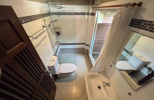 Bang Khonthi Hotel | Baan Nam Pen Resort