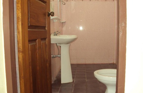Chong Kham Hotel | Baan Phuthadol