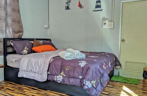 Don Sak Hotel | Baan Suchanuch