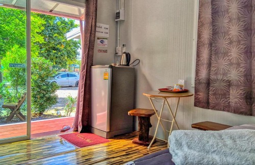 Don Sak Hotel | Baan Suchanuch